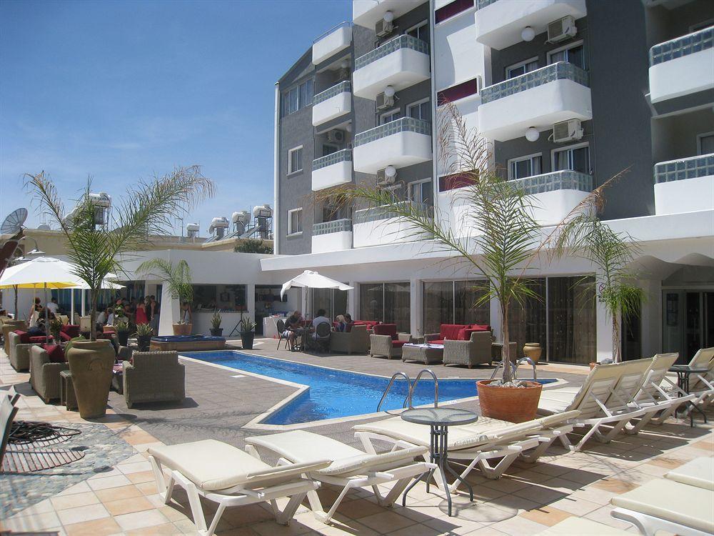The Palms Hotel Apartments Limassol Exterior photo